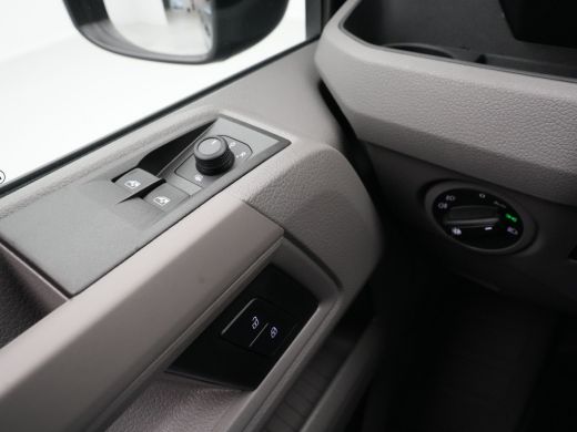 Volkswagen Crafter 30 2.0 TDI 140pk DSG L3H3 Highline Navigatie Camera DAB Carplay Pdc Stuurverwarming ActivLease financial lease