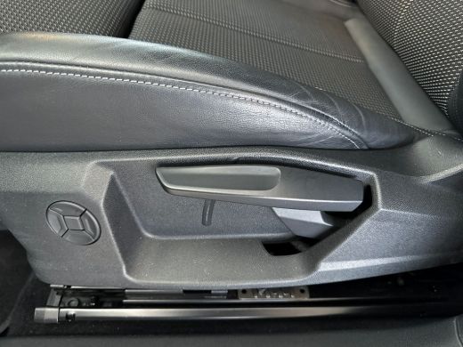 Audi Q4 Sportback e-tron 45 286pk quattro S edition 77 kWh / Stoelverwarming voorin / Matrix-ledkoplampen / Instaplijsten ... ActivLease financial lease