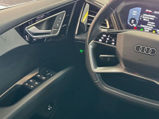 Audi Q4 Sportback e-tron 45 286pk quattro S edition 77 kWh / Stoelverwarming voorin / Matrix-ledkoplampen / Instaplijsten ... ActivLease financial lease