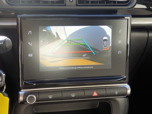 Citroën C3 1.2 PureTech Shine | Achteruitrijcamera | Navigatiesysteem full map | Parkeersensor achter ActivLease financial lease
