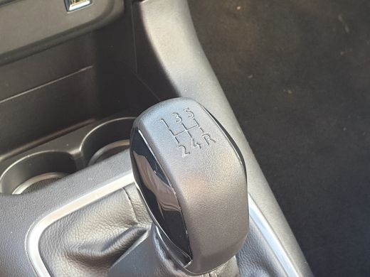 Citroën C3 1.2 PureTech Shine | Achteruitrijcamera | Navigatiesysteem full map | Parkeersensor achter ActivLease financial lease