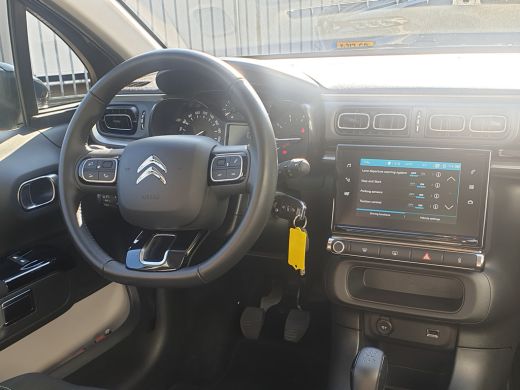 Citroën C3 1.2 PureTech Shine | Achteruitrijcamera | Navigatiesysteem full map | Parkeersensor achter ActivLease financial lease