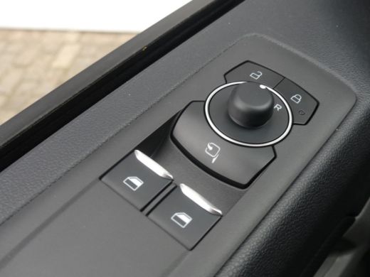 Ford Transit Custom 320 2.0 136 pk Automaat L2H1 Limited | € 5.330,- Voorraad Voordeel | 17" Lichtmetalen velgen | Dr... ActivLease financial lease