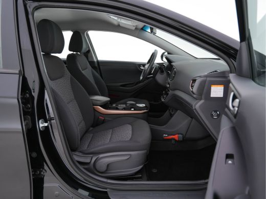 Hyundai IONIQ Comfort EV Aut. *INFINITY-AUDIO | NAVI-FULLMAP | CAMERA | CCS-FASTLOADER | LANE-ASSIST | ADAPTIVE... ActivLease financial lease