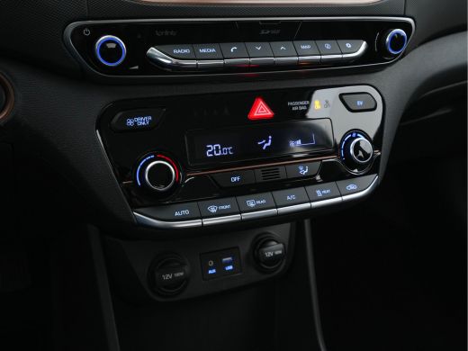 Hyundai IONIQ Comfort EV Aut. *INFINITY-AUDIO | NAVI-FULLMAP | CAMERA | CCS-FASTLOADER | LANE-ASSIST | ADAPTIVE... ActivLease financial lease