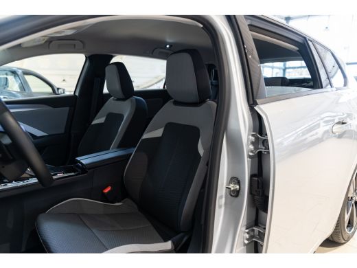 Opel Astra Sports Tourer Opel 1.6 Turbo 180 PK Hybrid Edition | Apple Carplay & Android Auto | Climate contr... ActivLease financial lease