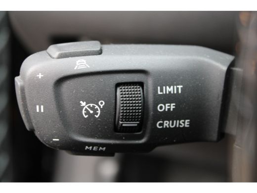 Peugeot e-208 EV Style 50 kWh | Navigatie | Stoelverwarming | Fase 3 | Nieuw model | BTW | ActivLease financial lease