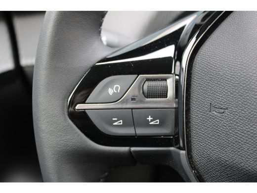 Peugeot e-208 EV Style 50 kWh | Navigatie | Stoelverwarming | Fase 3 | Nieuw model | BTW | ActivLease financial lease