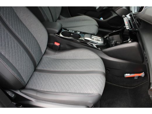 Peugeot e-208 EV Style 50 kWh | Navigatie | Stoelverwarming | Fase 3 | Nieuw model | BTW | ActivLease financial lease