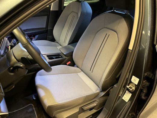 Seat Leon Sportstourer 1.0 eTSI Style Business Intense | Navigatie | Getint glas achter | Parkeersensoren V+A ActivLease financial lease