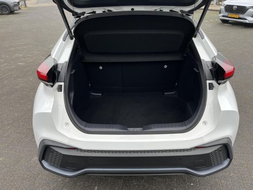 Toyota C-HR 2.0 Hybrid 200 First Edition | Navigatie | Apple CarPlay/Android auto | 360 graden camera ActivLease financial lease