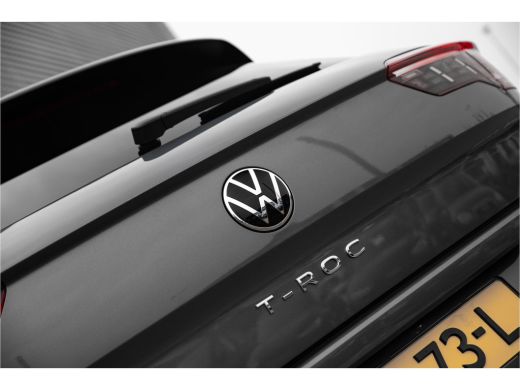 Volkswagen T-Roc 1.5 TSI DSG/Automaat R-Line Edition | Matrix LED | Navi | Keyless | Camera | Side Assist | ActivLease financial lease
