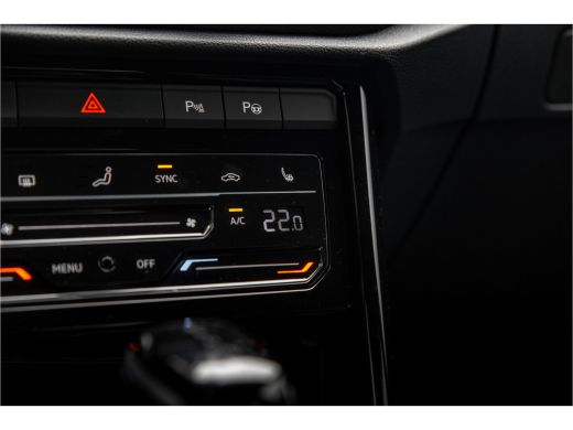 Volkswagen T-Roc 1.5 TSI DSG/Automaat R-Line Edition | Matrix LED | Navi | Keyless | Camera | Side Assist | ActivLease financial lease