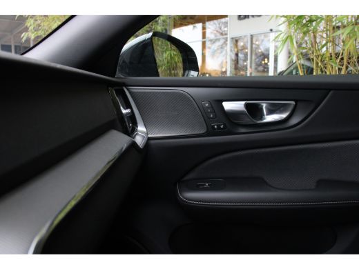Volvo  V60 Volvo 2.0 T6 Plug-in hybrid AWD Plus Dark | Elektrisch verstelb. bestuurdersstoel met geheugen | ... ActivLease financial lease