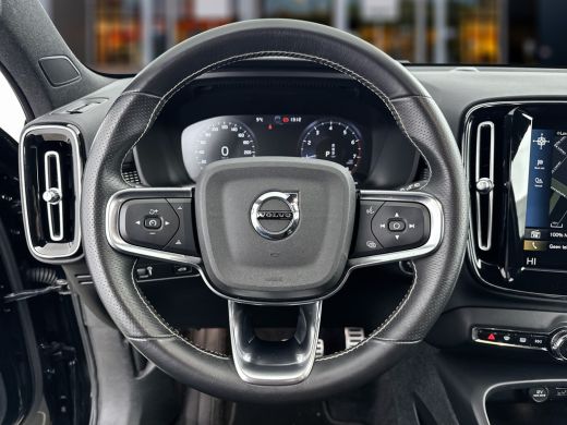 Volvo  XC40 T2 A/T R-Design | 18" | Leder Nubuck bekleding | Adaptieve cruise | BLIS | Keyless | Elektr. acht... ActivLease financial lease