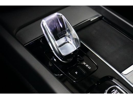 Volvo  XC60 Volvo T6 Plug-in hybrid AWD Ultimate Dark | Achterbank verwarmd | Alarmsysteem | Audio installati... ActivLease financial lease
