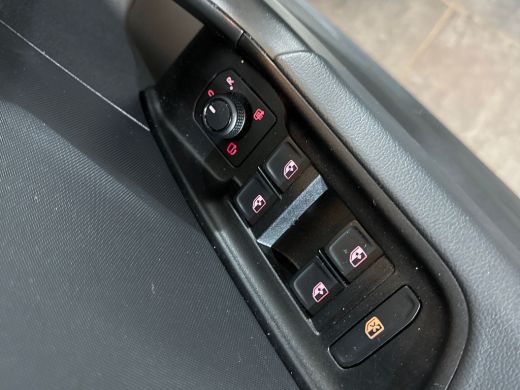 Audi A1 Sportback 25 95pk TFSI S edition / Parkeerhulp plus / Adaptive cruise control / MMI navigatie plu... ActivLease financial lease
