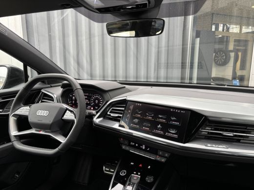 Audi Q4 e-tron S edition e-tron 45 82 kWh 210 kW / 286 PK Hatchback Elektr. aandrijving quattro ActivLease financial lease