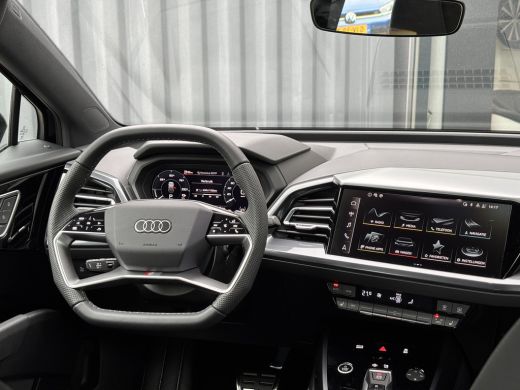 Audi Q4 e-tron S edition e-tron 45 82 kWh 210 kW / 286 PK Hatchback Elektr. aandrijving quattro ActivLease financial lease