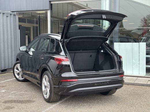 Audi Q4 e-tron S edition e-tron 45 82 kWh 210 kW / 286 PK Hatchback Elektr. aandrijving quattro ActivLease financial lease