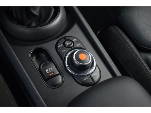 Mini Clubman 1.5 One Business Edition | Apple CarPlay | Leer | Climate | Cruise ActivLease financial lease