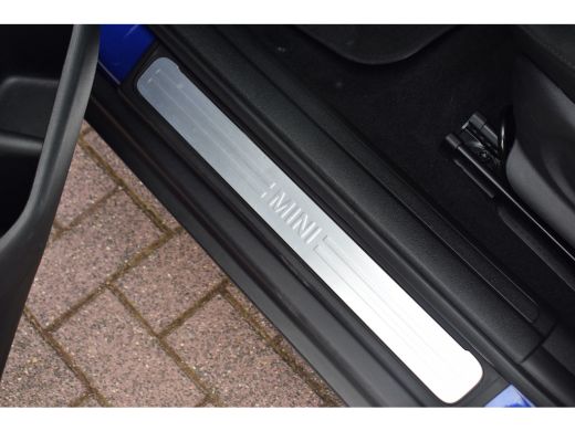 Mini Clubman 1.5 One Business Edition | Apple CarPlay | Leer | Climate | Cruise ActivLease financial lease