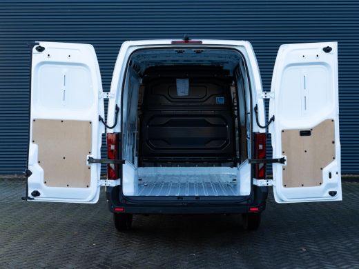 Renault Master T35 2.0 dCi 150 L2H2 Extra Led, navigatie, betimmering, achteruitrijcamera, cruise control, Lane ... ActivLease financial lease