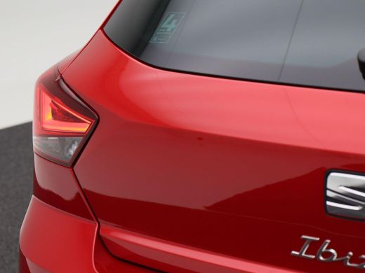 Seat Ibiza 1.0 TSi FR Business Connect | Stoelverwarming | camera | Travel Assist | Full LED | Keyless | App... ActivLease financial lease