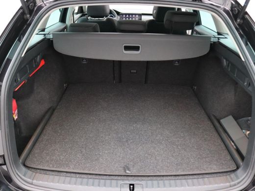 Skoda Octavia Combi 1.4 TSI iV PHEV Business Edition 204PK DSG Pano-Schuifdak, Trekhaak, Adaptieve Cruise Contr... ActivLease financial lease
