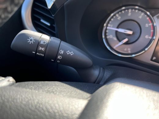 Toyota Hilux 2.4 D-4D Double Cab Professional Premium BPM vrij | Navigatie | Apple CarPlay/Android auto | Acht... ActivLease financial lease