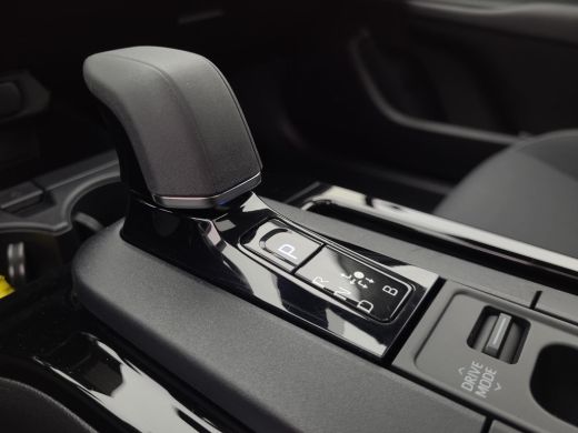 Toyota Prius 2.0 Plug-in Executive | Panorama dak | Apple CarPlay | Navigatie | Rijklaarprijs incl. garantie | ActivLease financial lease