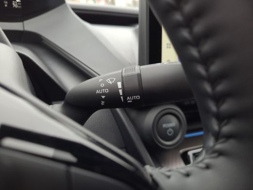 Toyota Prius 2.0 Plug-in Executive | Panorama dak | Apple CarPlay | Navigatie | Rijklaarprijs incl. garantie | ActivLease financial lease