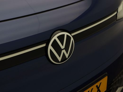 Volkswagen ID.4 First 77 kWh 204 Pk Automaat | Navigatie | 20 Inch | Adaptive Cruise | Stoelverwarming | Camera |... ActivLease financial lease