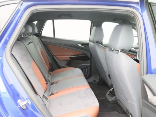 Volkswagen ID.4 First 77 kWh 204 Pk Automaat | Navigatie | 20 Inch | Adaptive Cruise | Stoelverwarming | Camera |... ActivLease financial lease