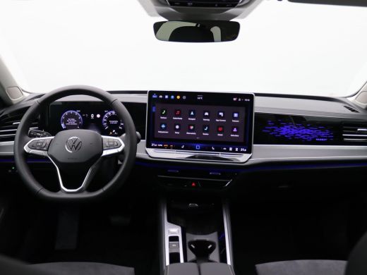 Volkswagen Passat Variant 1.5 eTSI Elegance Business 150PK DSG Adaptieve Cruise Controle, Head-Up Display, Side Ass... ActivLease financial lease