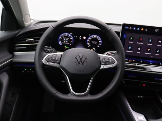 Volkswagen Passat Variant 1.5 eTSI Elegance Business 150PK DSG Adaptieve Cruise Controle, Head-Up Display, Side Ass... ActivLease financial lease