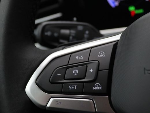 Volkswagen Passat Variant 1.5 eTSI Elegance Business 150PK DSG Adaptieve Cruise Controle, Head-Up Display, Side Ass... ActivLease financial lease