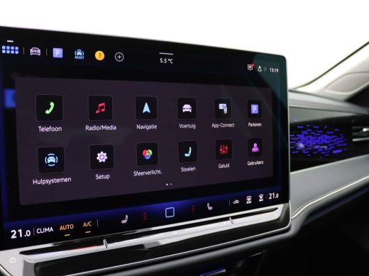 Volkswagen Passat Variant 1.5 eTSI Elegance Business 150PK DSG Adaptieve Cruise Controle, Head-Up Display, Side Ass... ActivLease financial lease