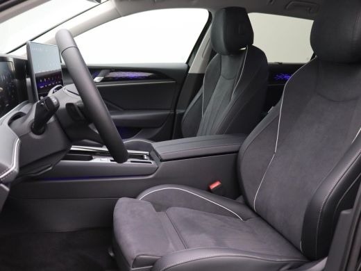 Volkswagen Passat Variant 1.5 eTSI Elegance Business 150PK DSG Adaptieve Cruise Controle, Head-Up Display, Side Ass... ActivLease financial lease