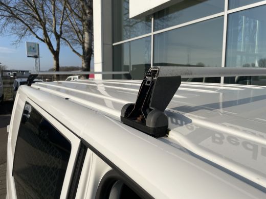 Volkswagen Transporter 2.0 TDI L1 150 Pk DSG | PDC | App Connect ActivLease financial lease