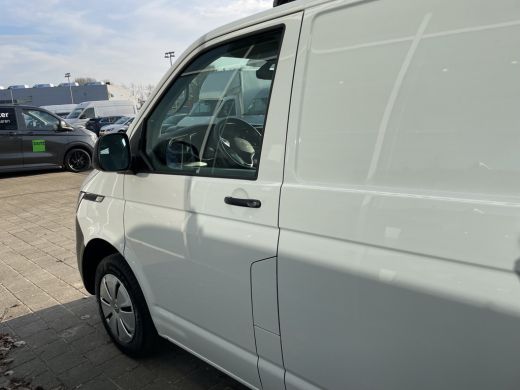 Volkswagen Transporter 2.0 TDI L1 150 Pk DSG | PDC | App Connect ActivLease financial lease