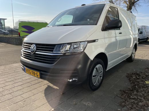Volkswagen Transporter 2.0 TDI L1 150 Pk DSG | PDC | App Connect ActivLease financial lease