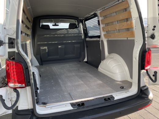 Volkswagen Transporter 2.0 TDI L1 150 Pk DSG | PDC | App Connect ActivLease financial lease