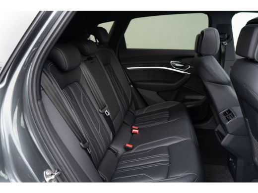 Audi e-tron 55 Quattro / 2x S-line/ Standkachel/ Luchtvering/ Bang & Olufsen Sound System/ Panoramadak/ 300kW... ActivLease financial lease