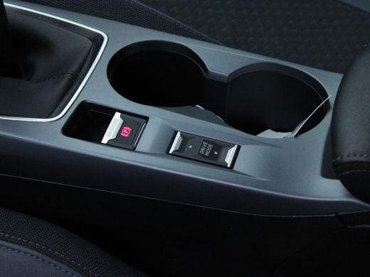 Peugeot 2008 1.2 PureTech Blue Lease Allure NL AUTO | TREKHAAK | CARPLAY | HALF LEDER | CRUISE | ActivLease financial lease
