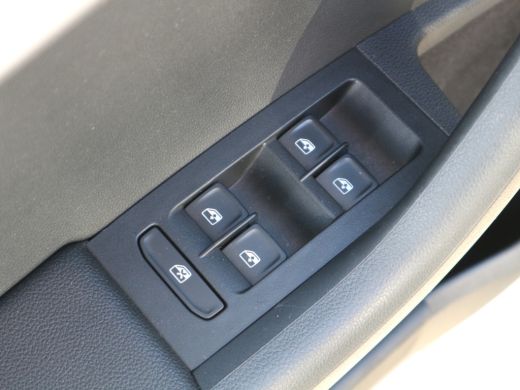 Skoda Octavia Combi 1.0 TSI Gr. Clever Edition TREKHAAK AUTOMAAT CLIMA NAVI ActivLease financial lease
