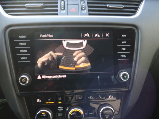 Skoda Octavia Combi 1.0 TSI Gr. Clever Edition TREKHAAK AUTOMAAT CLIMA NAVI ActivLease financial lease