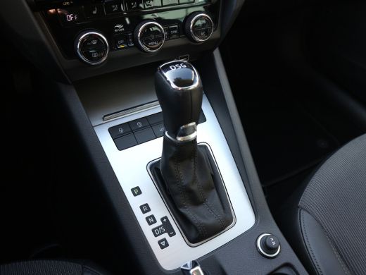 Skoda Octavia Combi 1.0 TSI Gr. Clever Edition TREKHAAK AUTOMAAT CLIMA NAVI ActivLease financial lease