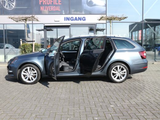 Skoda Octavia Combi 1.0 TSI Gr. Clever Edition TREKHAAK AUTOMAAT CLIMA NAVI ActivLease financial lease