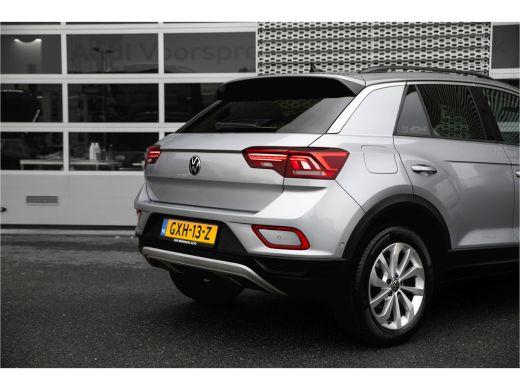 Volkswagen T-Roc 1.5 TSI Life DSG | Apple car Play | Clima | PDC V + A ActivLease financial lease